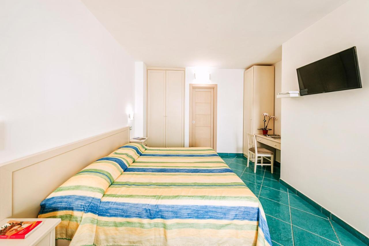 Hotel Cava Dell'Isola Форио Экстерьер фото
