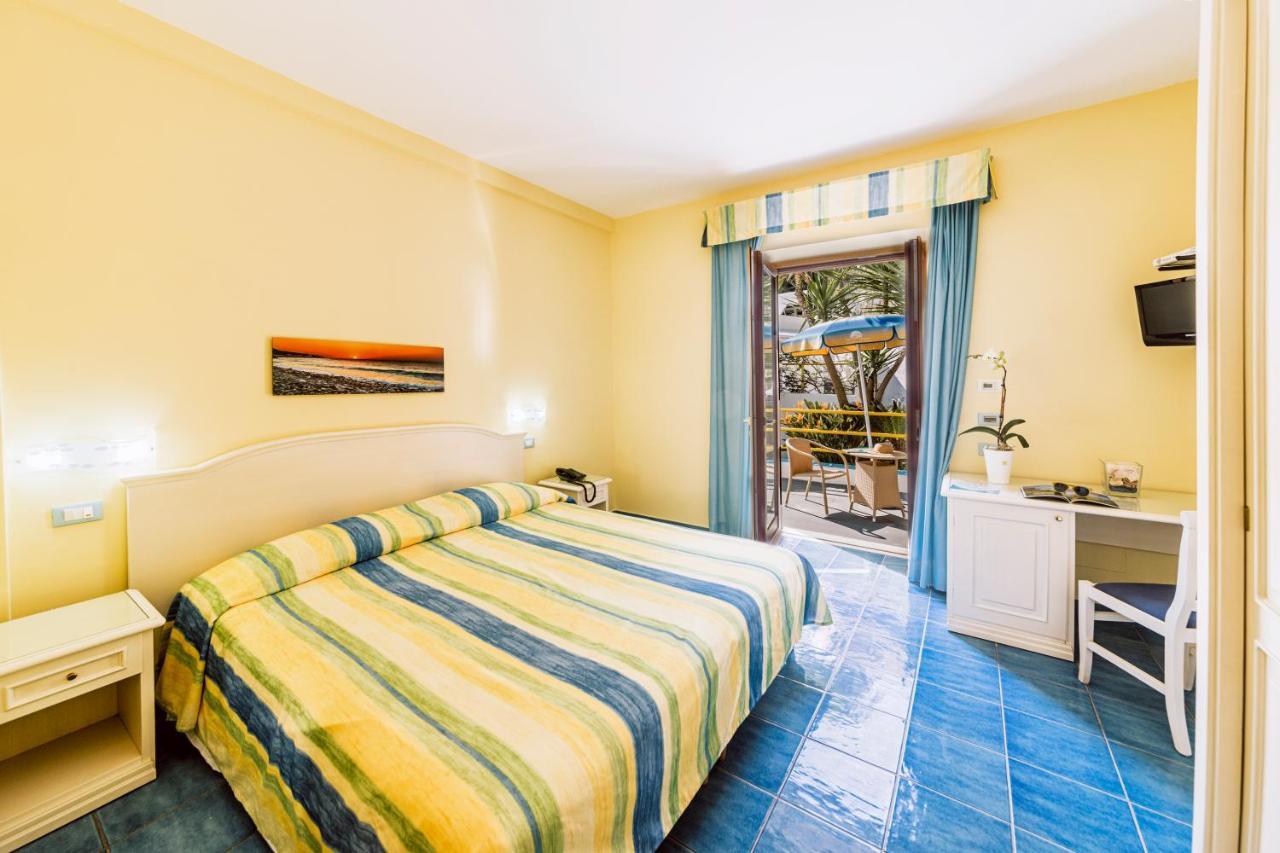 Hotel Cava Dell'Isola Форио Экстерьер фото