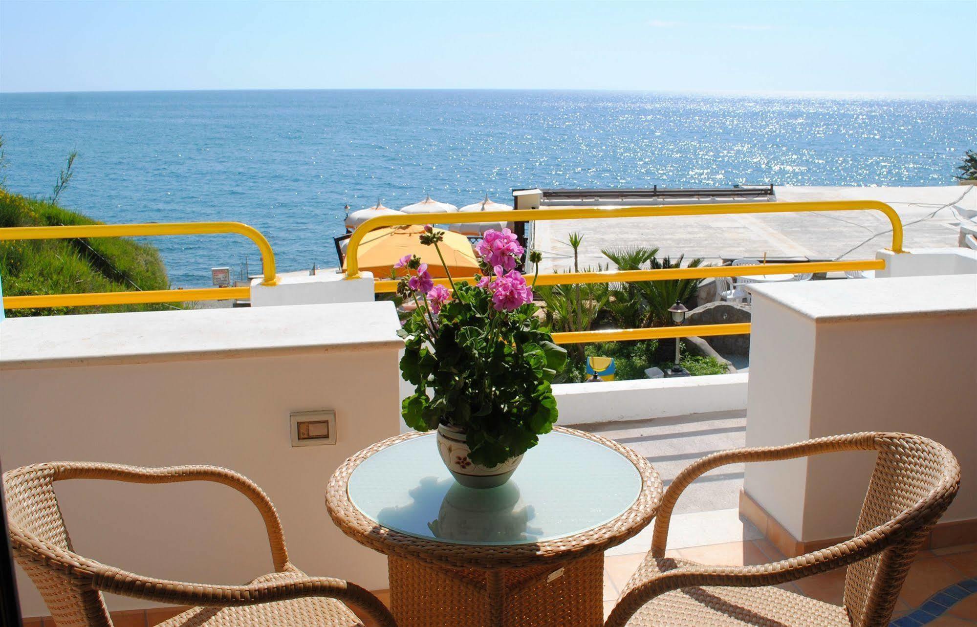 Hotel Cava Dell'Isola Форио Экстерьер фото